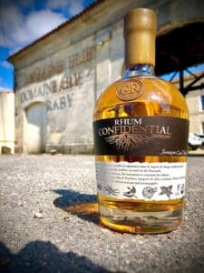 Notre rhum devant la propriété